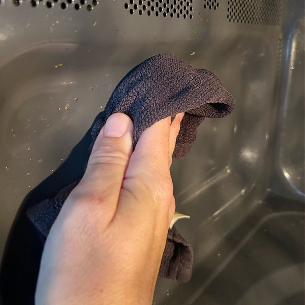 clean microwave inside outside turntable vents