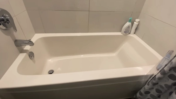 clean bathtub bleach safe method white porcelain