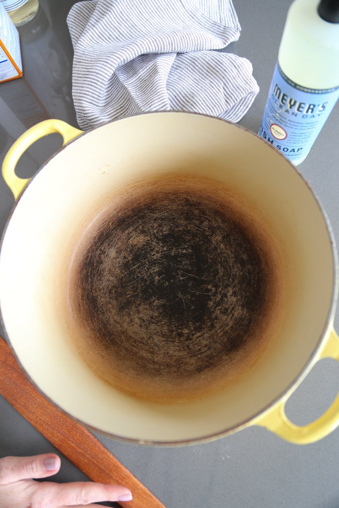 clean enameled cast iron dutch ovens skillets 2