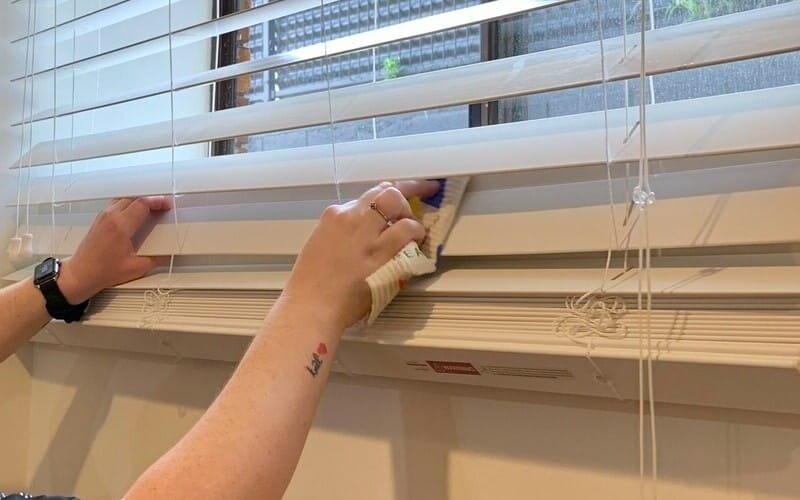 clean venetian blinds dust wash restore every 2